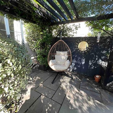 Private Garden Oasis In Central ブリストル エクステリア 写真